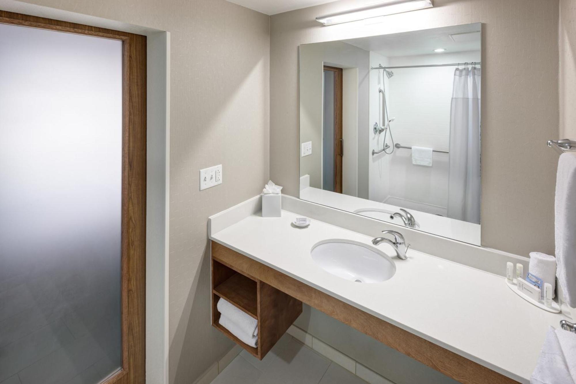 Springhill Suites By Marriott Salt Lake City Airport Exterior foto